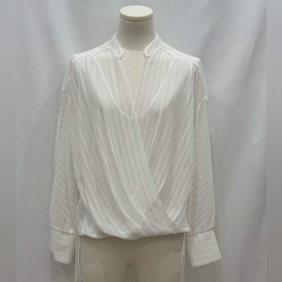 BCBG MaxAzria Elegant White Blouse Size XXS White Long Sleeve Faux Wrap NWOT - Picture 3 of 6